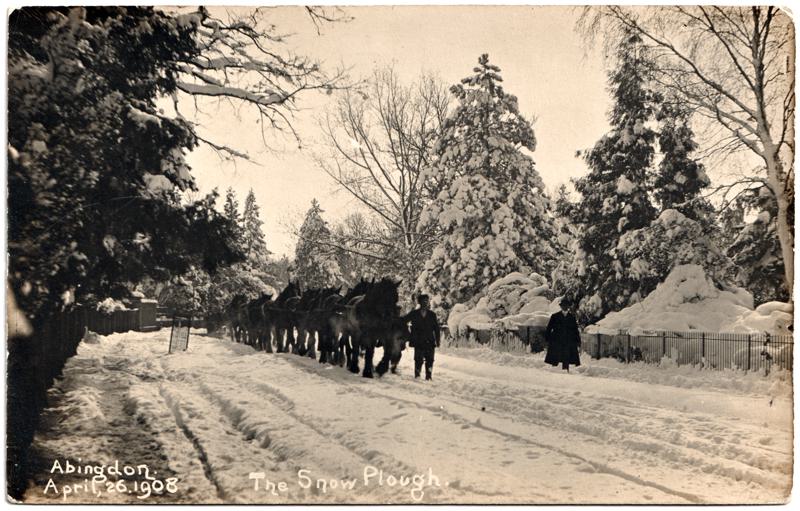 The front of an old postcard. The postcard is of Abingdon: Albert Park and Abingdon School
