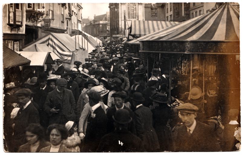 The reverse of an old postcard. The postcard is of Abingdon: Town Centre Streets