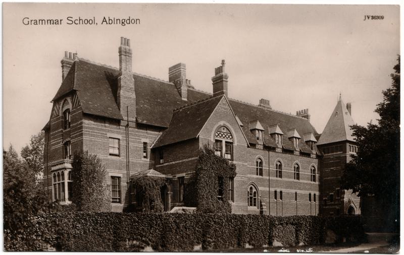 The front of an old postcard. The postcard is of Abingdon: Albert Park and Abingdon School